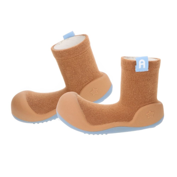 ATTIPAS LABEL CAMEL CASTANHAS BEBÉ BAREFOOT CONFORTAVEIS E FLEXIVEIS_