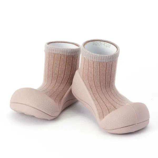 Bota criança antiderrapante com microperfurações na sola para maior respirabilidade Attipas Pallet Berry