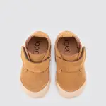 Botinha amarela cognac com fecho de velcro Tui Igor