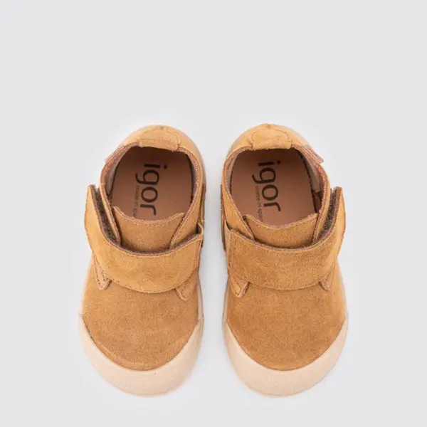Botinha amarela cognac com fecho de velcro Tui Igor