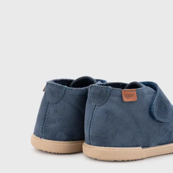 Botinha azul jeans com fecho de velcro Tui Igor