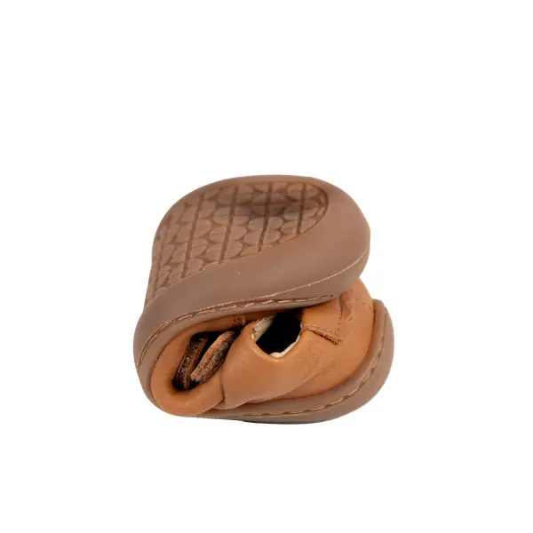 Calçado infantil feitos de forma sustentável com couro macio camel ovelhas bunny