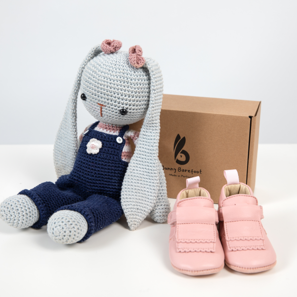 calçado infantil feitos de forma sustentável cor de rosa bunny girafinha