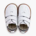 ténis infantil tendência atual brancos e cinzentos barefoot pisamonas