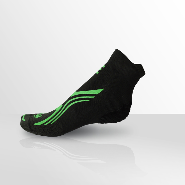 meias cor preta e detalhes verdes r-evenge