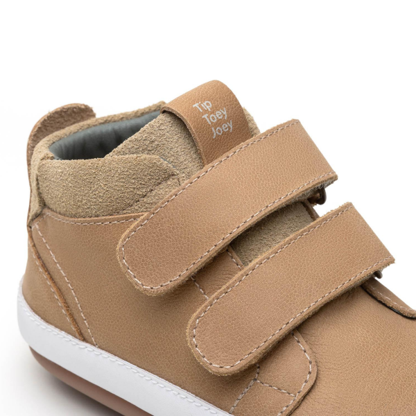sapato bebé castanho suede barefoot tip toey joey