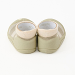 barefoot bebé criança attipas riscas bege e verde